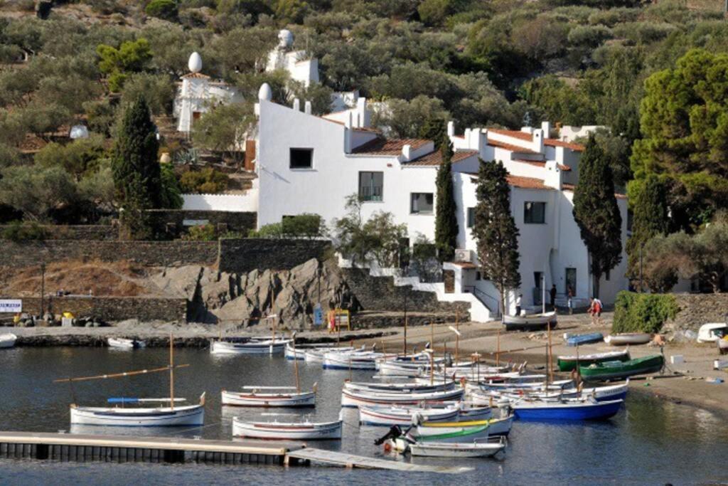 Pequeno Y Acogedor En El Centro De Cadaques Apartment Exterior photo